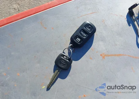 2004 Toyota Camry Le z USA, uszkodzony, nr VIN 4T1BE32K14U850479